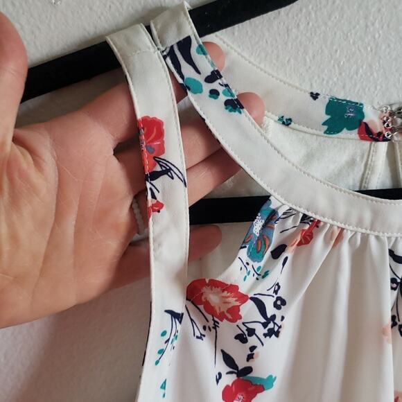 Express Floral Tank - Picture 3 of 7